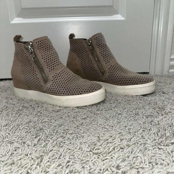 Steve Madden Wedge Booties - Picture 3 of 4